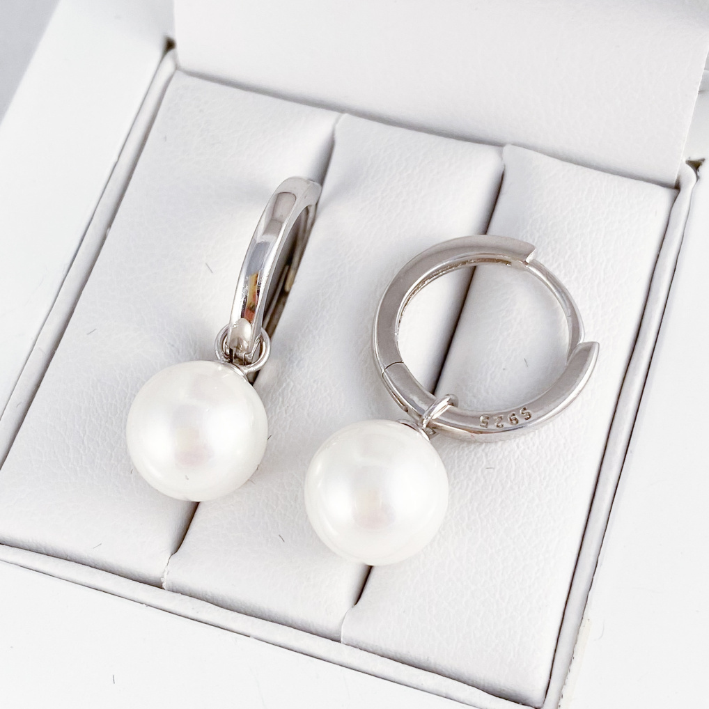 Stříbrné náušnice kroužky s větší perlou